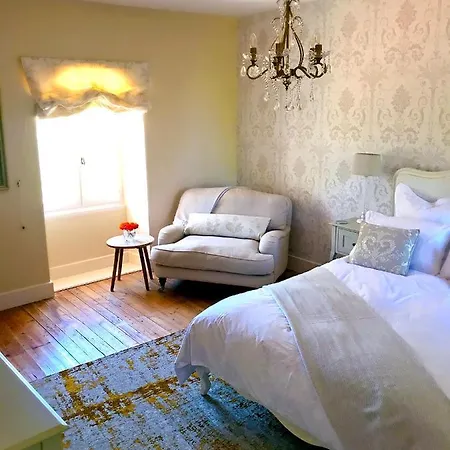 Bed & Breakfast Logis De Tirac 3*