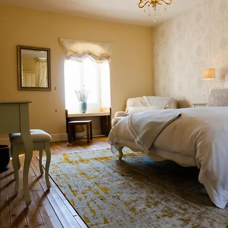 Logis De Tirac Bed & Breakfast 3*
