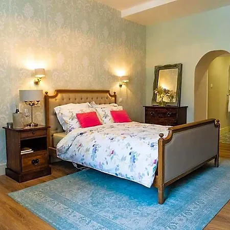 Bed & Breakfast Logis De Tirac