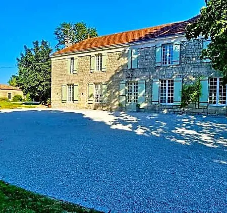 Logis De Tirac Bed & Breakfast 3*