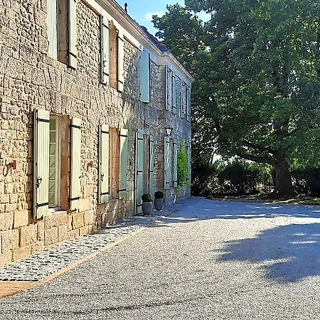 Logis De Tirac