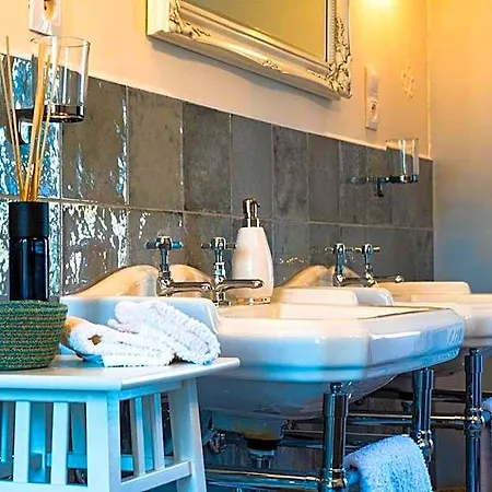 Logis De Tirac Bed & Breakfast Lorignac