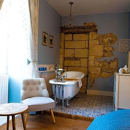 Logis De Tirac Bed & Breakfast 3*